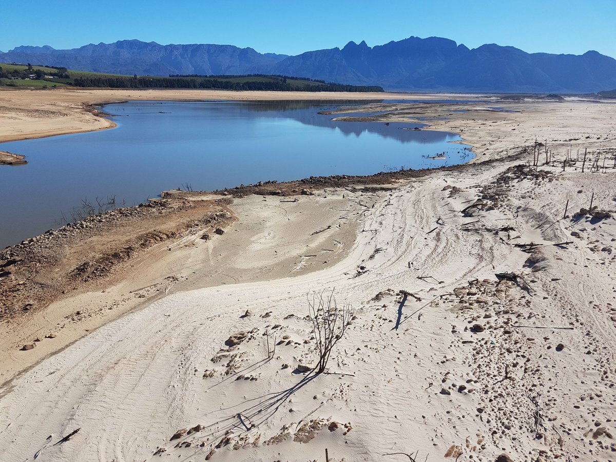 NoSurrenderRSA's tweet photo. U need to see it with your own 2 eyes to fully understand our #WaterCrisis. Theewaterskloof = a pan. @CapeTalk @TheCapeArgus @WesternCapeGov https://t.co/B4zzmm5Zyy