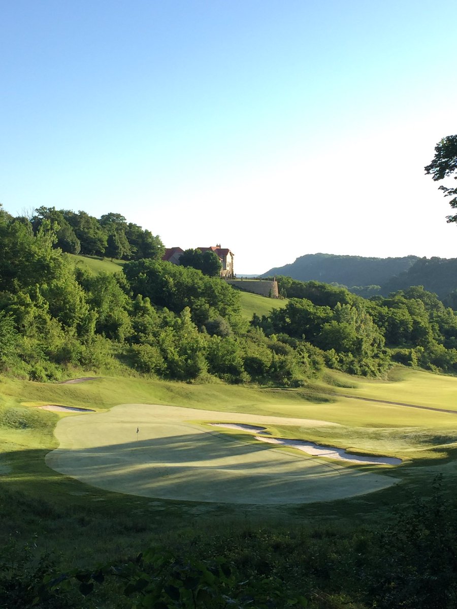 Richbecker10's tweet photo. Beautiful start to another great day for golf @StAlbansGolf @BillatStAlbans https://t.co/OkFIxR2q9E