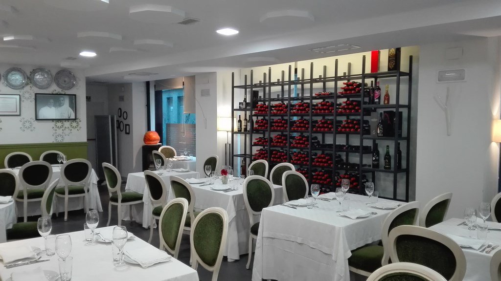 OleumRestaurant's tweet photo. Queremos ir presentándoos poco a poco #NuestraBodega en la que ofrecemos vinos de diferentes D.O. pensados para maridar con nuestros platos. https://t.co/8E0Ck2B67h