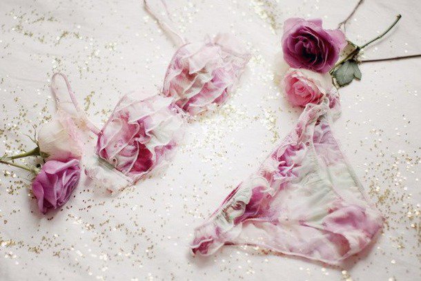 cupmysize's tweet image. Happy Monday!!! 😊😊😊