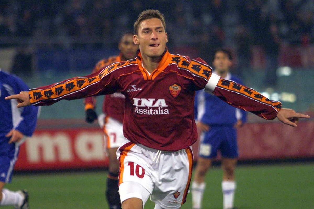AndreaTorresani's tweet photo. Legend 10 https://t.co/PLNjpjjBHg