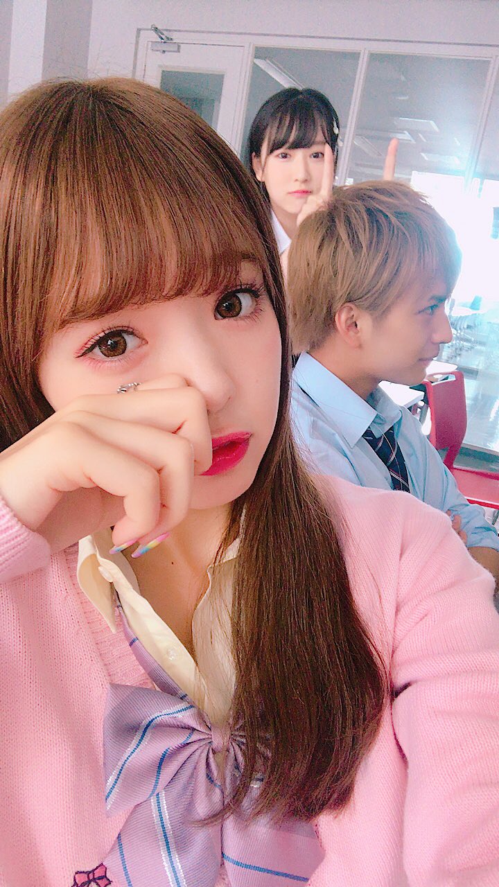 藤田 ニコル(にこるん) on Twitter &quot;昨日のオフショット ️ あ、最近自分でヘアメイクする時は 19ミリのコテで前髪巻くと調子が