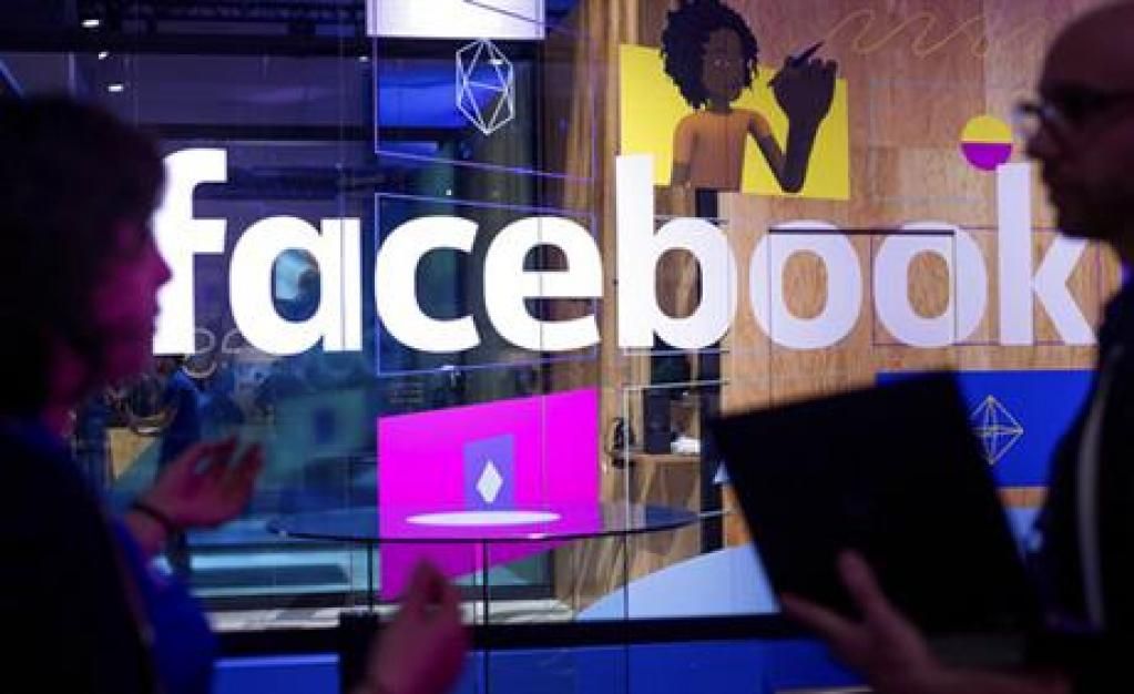 getsimplexity's tweet photo. Facebook gearing up to fight political propaganda | @AP https://t.co/kQsfErdISe https://t.co/n007Ms6PrV