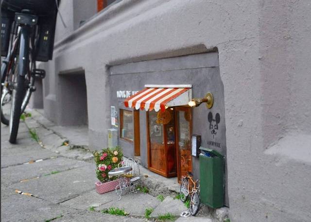bizdistricts's tweet photo. Is it possible that bumping into a mouse cafe wouldn't brighten your day? https://t.co/uI0PAPCrVF #fun https://t.co/2AdGBjwYRG