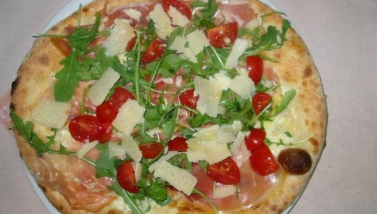 MartynaIsHere's tweet photo. #20reasonschallenge 
12/20
Pizza primavera, la mia preferita in assoluto https://t.co/FC2lWK0bNF
