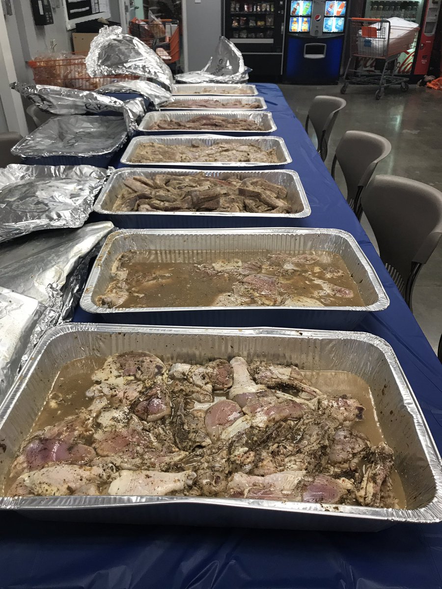 kathy102894's tweet photo. Mark D24 DH is Ready to cook for our associates. Great Memorial Day celebration @si62025372 @DHRMgregorio @Mcgalec99 https://t.co/XjWcNYMD4V