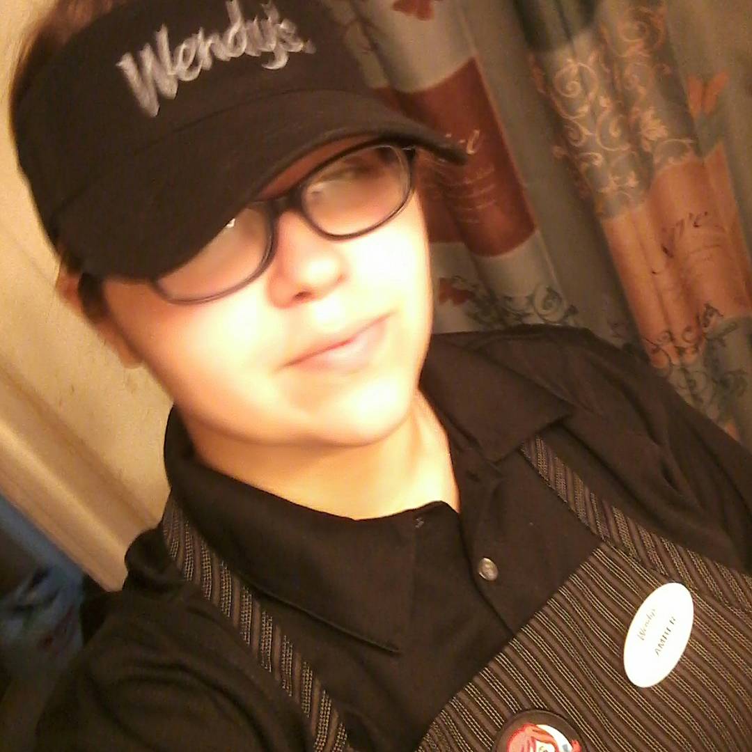 AMTrivette310's tweet photo. #NewWorkUniform #Wendys https://t.co/hix7CDWVaJ