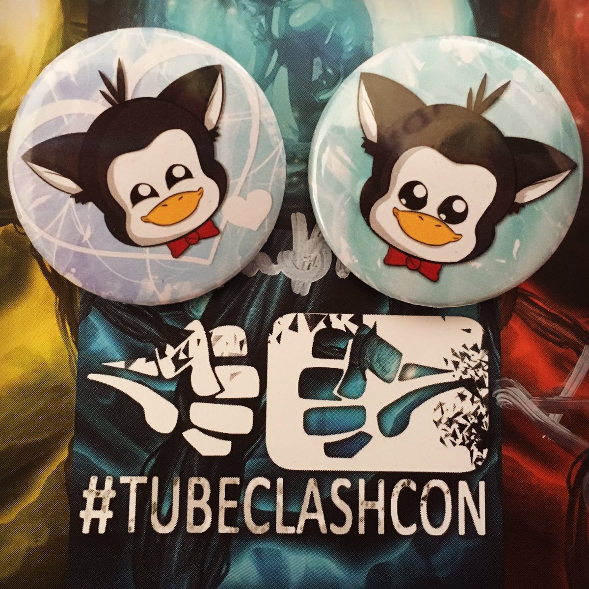 Rasevtoxy's tweet photo. Diese süßen Buttons hab ich mir bei der #TubeClashCon geholt. :3 #Fungu https://t.co/lIlOS7qGWw
