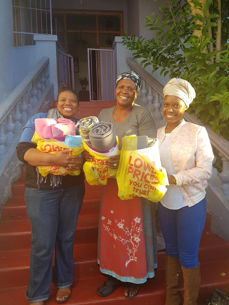 EmmaGumbu's tweet image. #YellowPacketChallenge @Shoprite_SA @99c_CT To all my friends fill a yellow packet with essentials and give to someone in need.