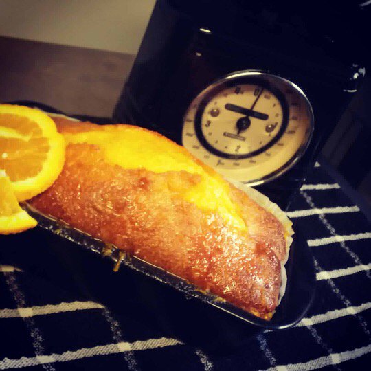 CafeAtTheStores's tweet photo. Fresh out the oven... homemade gluten-free Orange &amp; Apricot loaf 😋🍰 #glutenfree #homemade #yum https://t.co/a5AGtQ4fTs