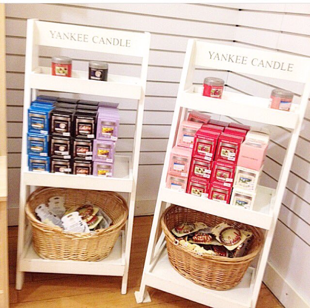 ShopYankeeMan's tweet photo. Shop Yankee 30% Sale on Selected Items. Quantities limited! 
.
.

#sale #shopyankee #yankeecandle #shopping https://t.co/1VTO6oDmsZ