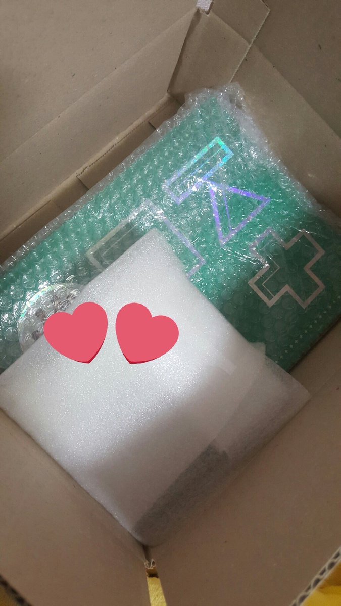 Vbotae's tweet photo. RT💜💜
우리 아가들 빌보드 수상했자나여ㅜㅜㅜㅜ
드디어 제 마지막 남은 머스터 딥디 한 분께 드려요!!! 
이리저리 챙겨서 보내드릴게요ㅜㅜ 너무 기분 좋은 날이니까요😭💜
#방탄_빌보드가���_상받았네 
알티만 해주세요🙆
당발은 5월 25일 목요일💜 https://t.co/lEMIbi6HXT
