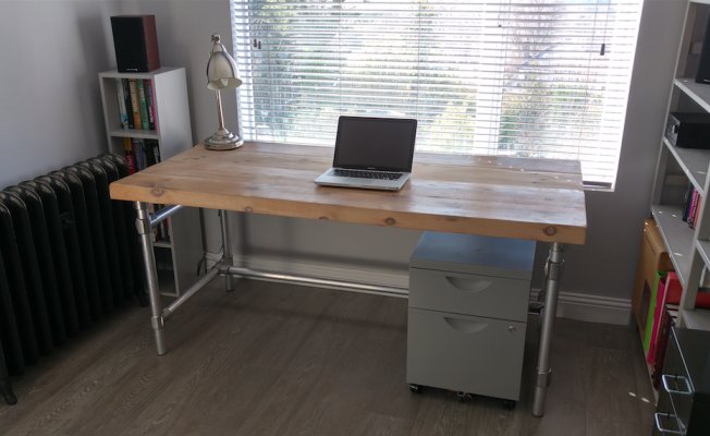 SimplBuildingIE's tweet image. An attractive recent table project built with Kee Klamp tube and fittings bit.ly/2q1OXvW #diytables #tableframes #customtable
