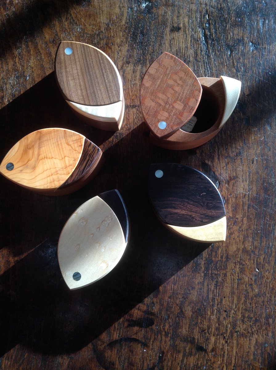 liongalleryleo's tweet image. Superbly crafted boxes in exotic and native woods by @RichardWindley. #designercraft #Leominster #Herefordhour2 #Leominsterfestival