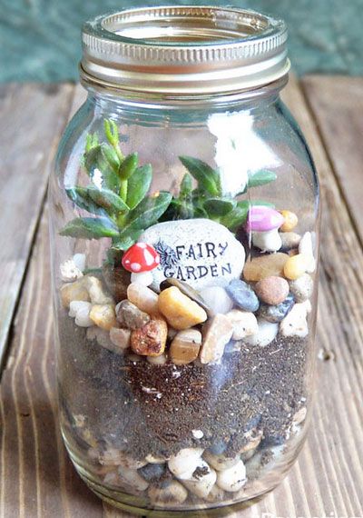 Homemade Garden or Beach in Jar...more craft ideas for you bit.ly/2qbewWI
#craft #artsandcrafts #gardeninajar
