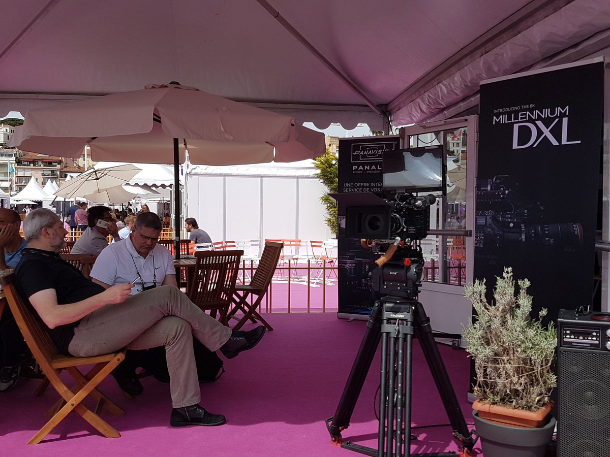 cstis's tweet photo. Aujourd'hui c'est Patrick Leplat de @Panavision qui nous présente la 8k Millennium DXL @cstis #panalux #NewTech #Cannes2017 #j6  #pantiero https://t.co/r6h7kEtPxo