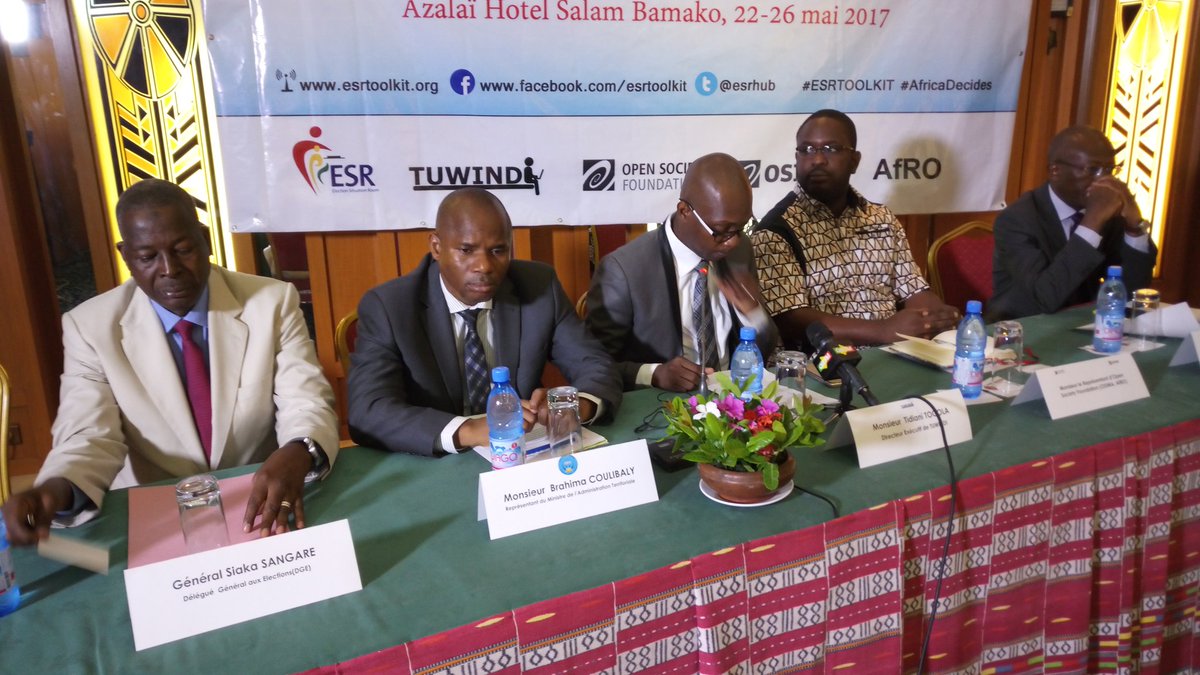 abdoulayekn1's tweet photo. Ouverture officielle de l'atelier sous régional de formation professionnelle sur la situation #Room #Électorale à Bamako hôtel Salam. https://t.co/rdsRTGIiUO