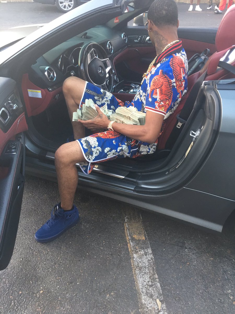 KeyGLOCK's tweet photo. got these niggas wanna be like "GLOCK" when they grow up😂😅👑 https://t.co/74oGkzYbgi