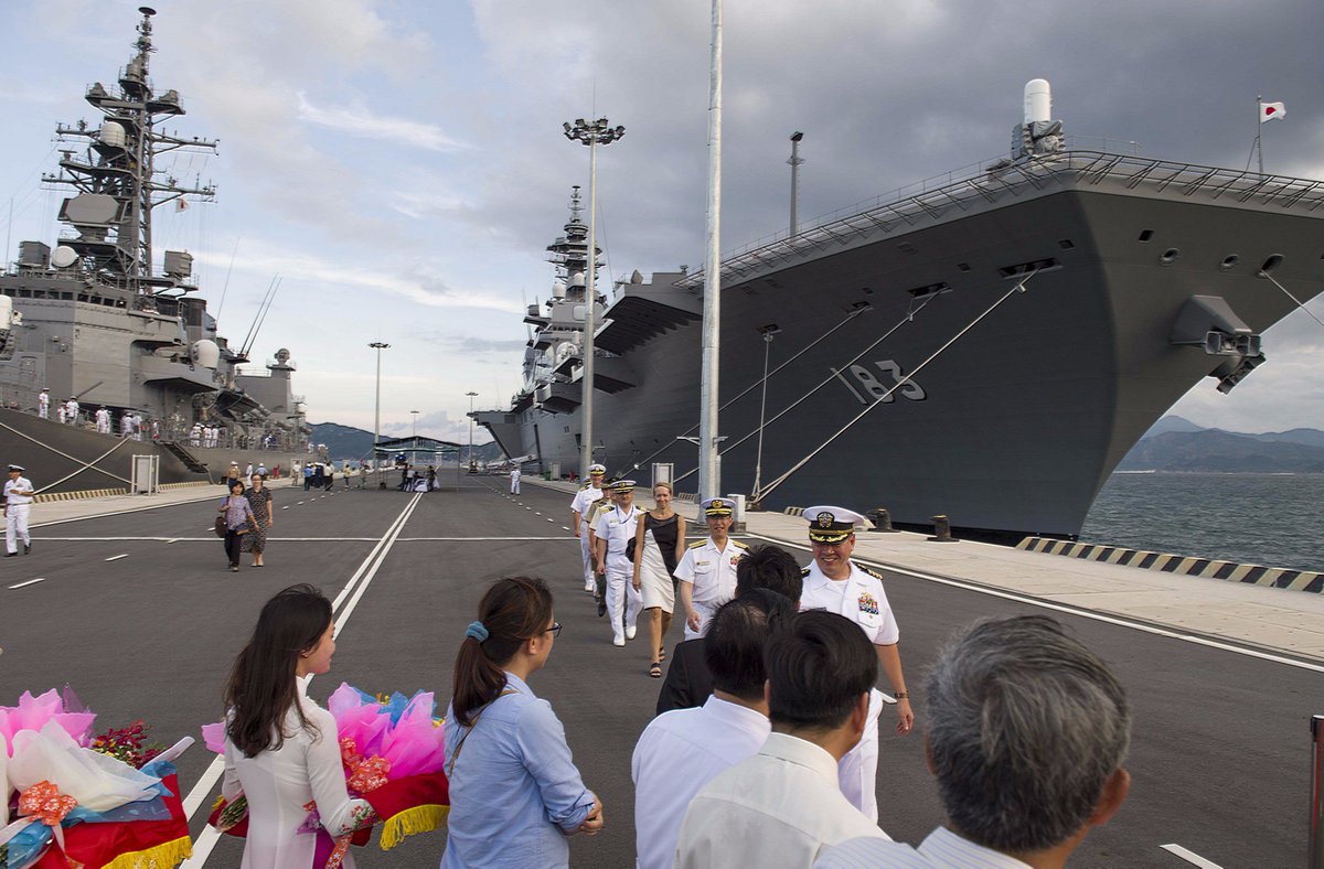 CavasShips's tweet photo. #Japanese "carrier" #IZUMO and destroyer SAZANAMI join USNS FALL RIVER at Cam Ranh, #Vietnam https://t.co/OU0h4pHULn https://t.co/WeDJu8vFGG