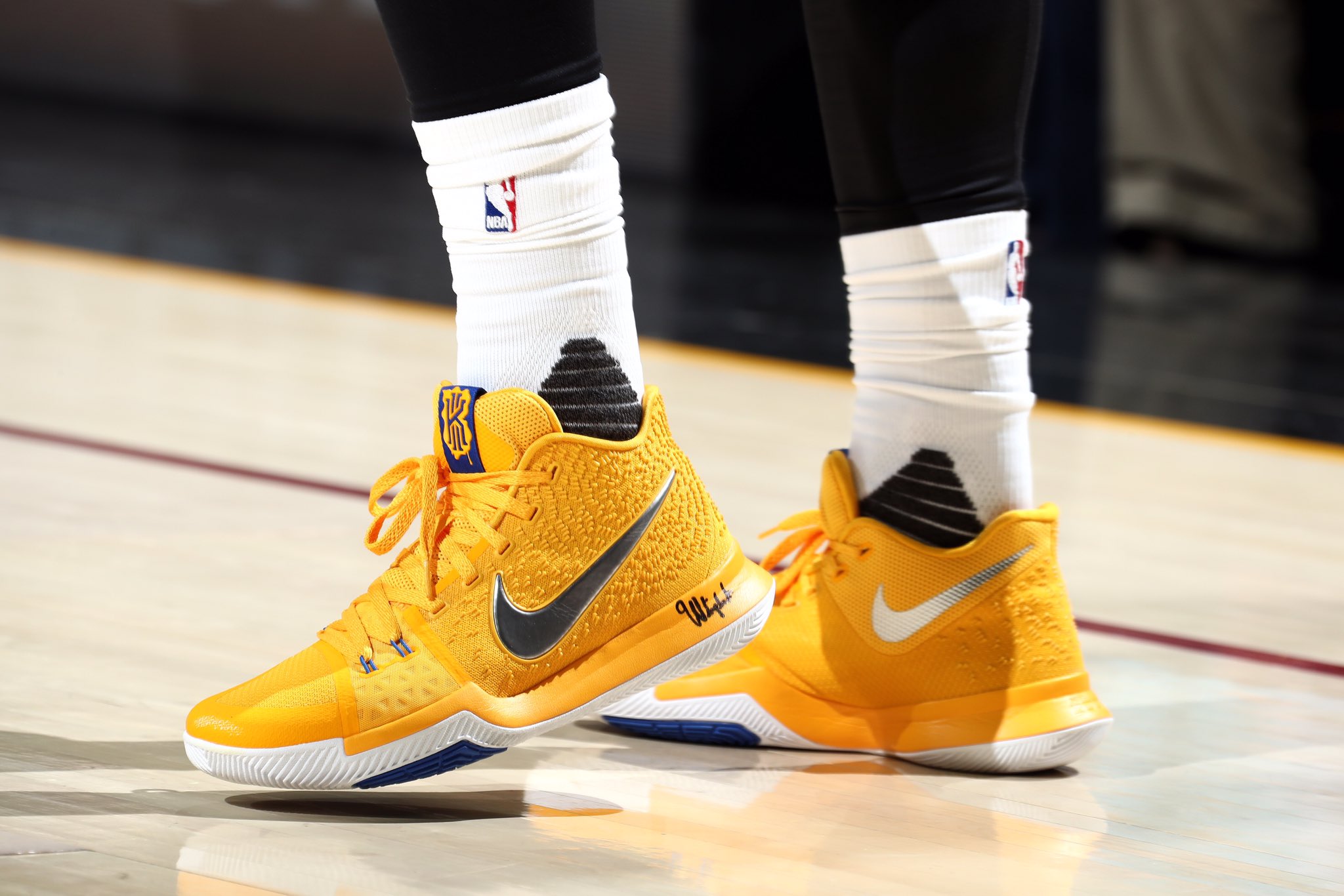 Kyrie 3 top mac and cheese