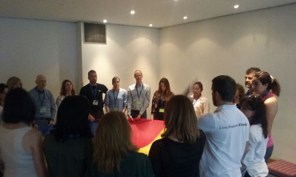 daniserramerce's tweet photo. Gestión emocional desde la actividad física.
#CIIEB17 #Hypopressives #massage #perine #postura #respira #stability #coaching #diafragma https://t.co/zA6227VqP9
