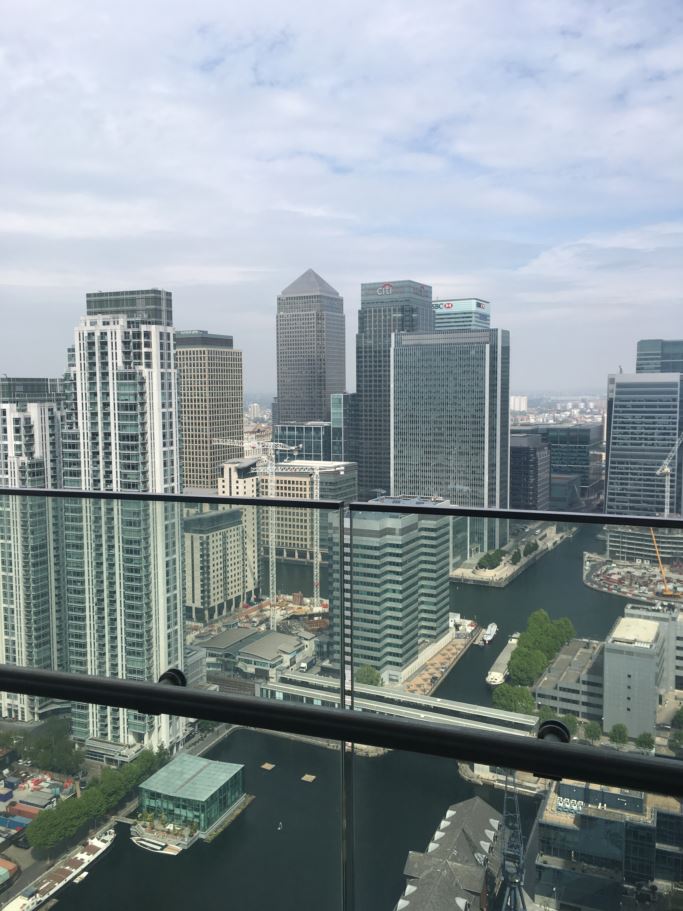 GalliardHomes's tweet photo. Who wouldn't love waking up to this view? Check out the sky apartments available at #BaltimoreTower https://t.co/oiD8CLnklR #CanaryWharf https://t.co/GlAy6lC55Q