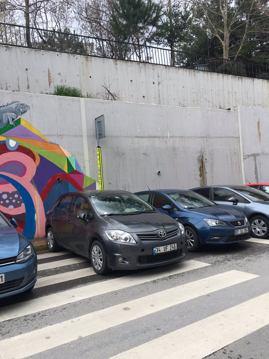nihatgulsen's tweet photo. @MaltepeBelTr aydınevler mahallesinde katliam devam ediyor. #mapark öğrencilerin okul yoluna araç park ettirip fiş kesiyor!! @ibbBeyazmasa https://t.co/uOFRe3seHb