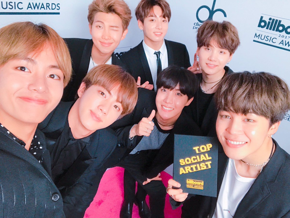 _bangtanism_'s tweet photo. 🌟แจก🌟 ขวดน้ำมักเน่ไลน์+เนมแท็ก 3คน 💕 เนื่องในโอกาสบังทันได้รางวัล #BBMAs สุ่มจากรีทวิต 😭🎉🎉 #BTSBBMAs https://t.co/FkwCfgbFxJ