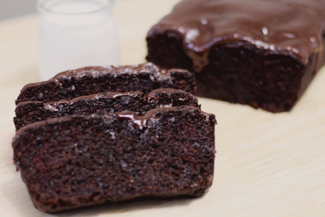 KetoBakeClub's tweet photo. Keto-friendly triple chocolate avocado loaf: irresistibly fudgey, moist, and best of all - low carb! #ketofood #ketodessert #ketogenic https://t.co/JRythQqgsC
