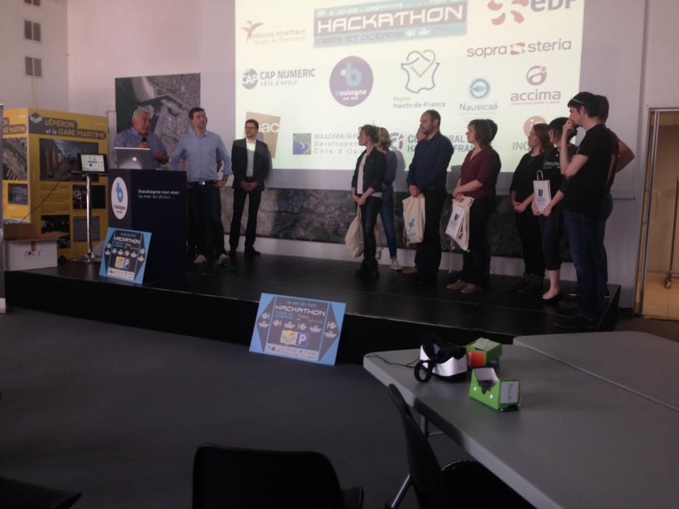 SimplonBSM's tweet photo. Et apres deux jours intensifs notre team Simplon Boulogne sur Mer remporte la 1ère place de l'Hackathon Mer et Océan ! Bravo !! 🎉🍾
#MDNB2017 https://t.co/FWPxL2j7Cy