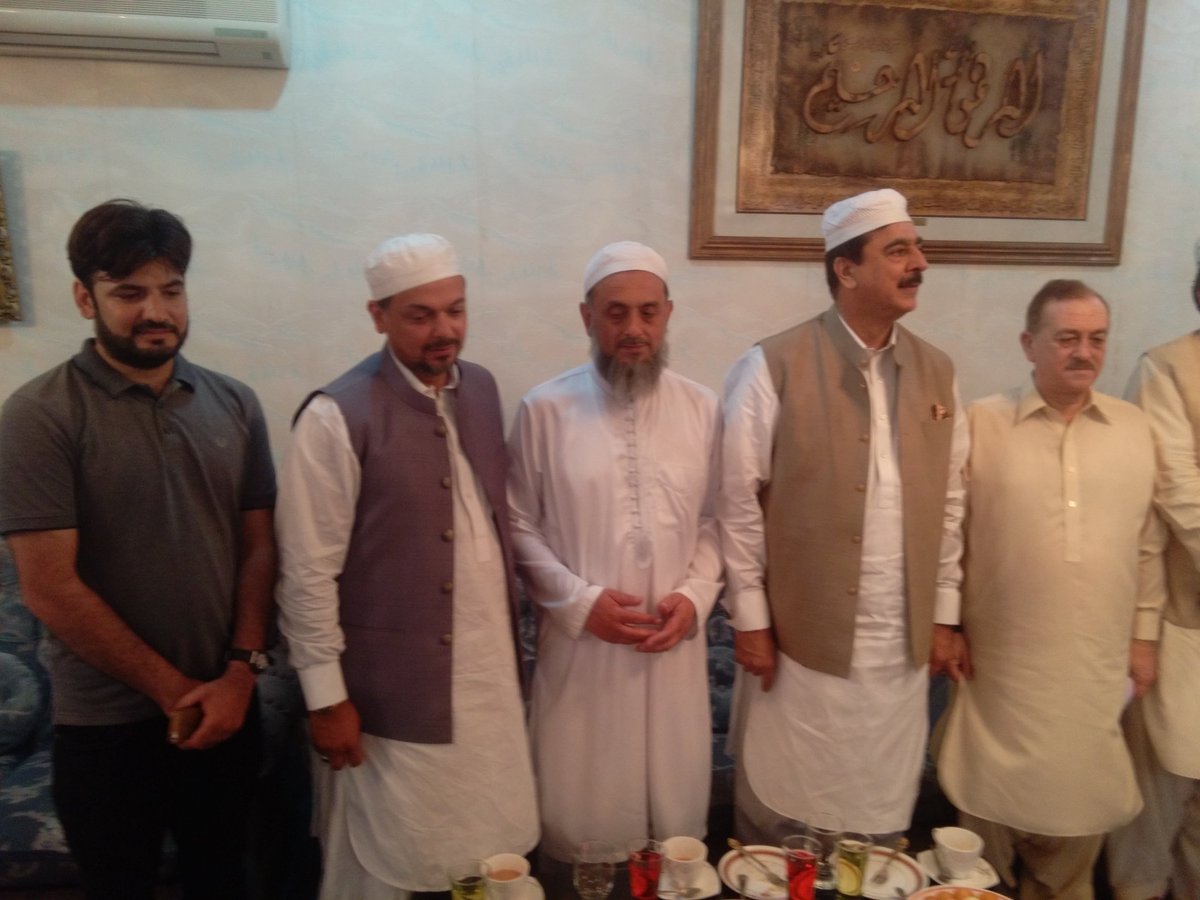 AzizTanoli's tweet photo. @ShahzadaJamal  @team_gilani https://t.co/ZrGGDFTwz8