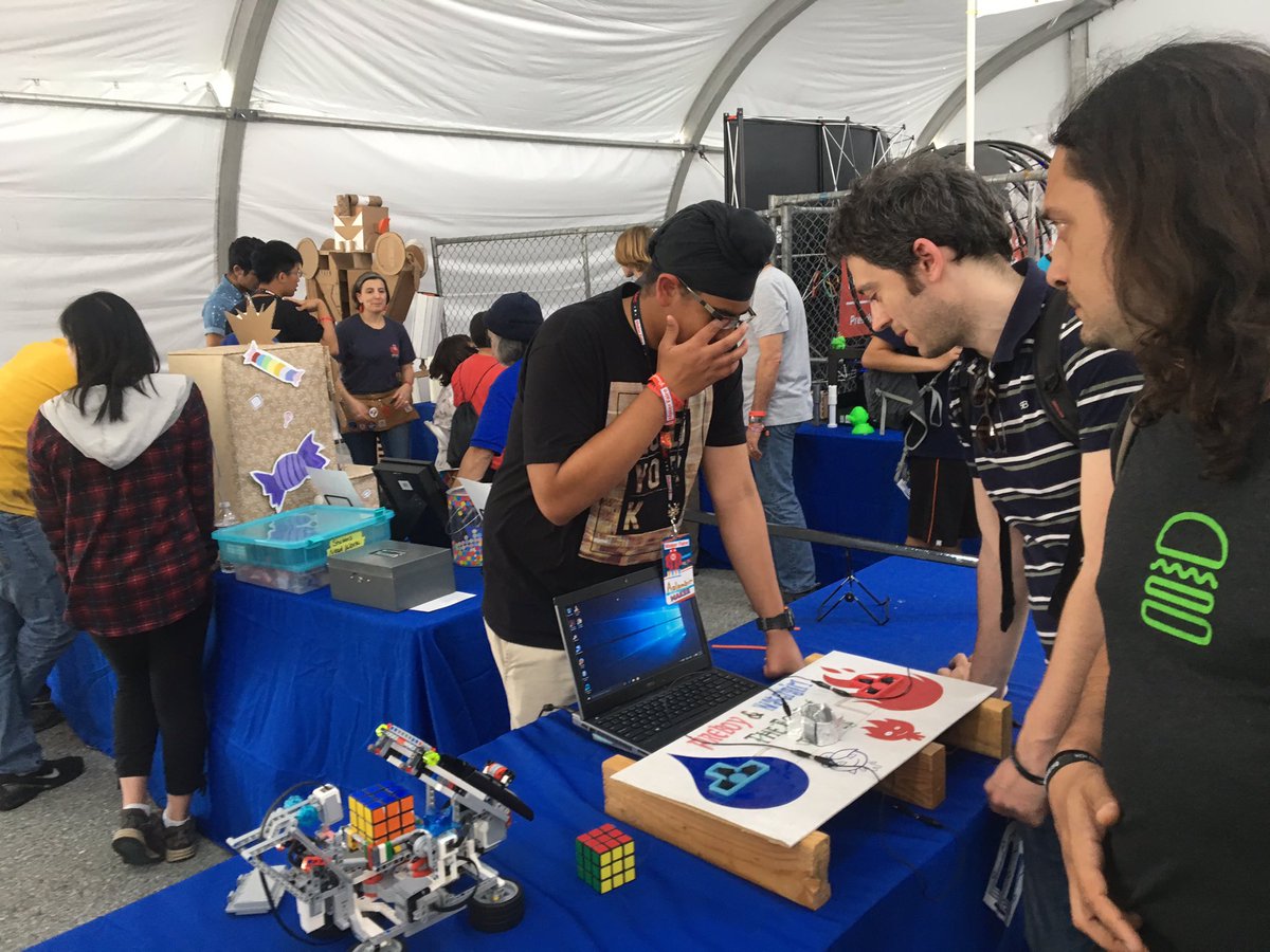 erstartup's tweet photo. [Giorno 5 #MaketoCare] Maker Faire Bay Area 2017 💡 https://t.co/7oVZuSnOTR
#MFBA2017 @MakerFaireRome https://t.co/PWY3cUMRNf