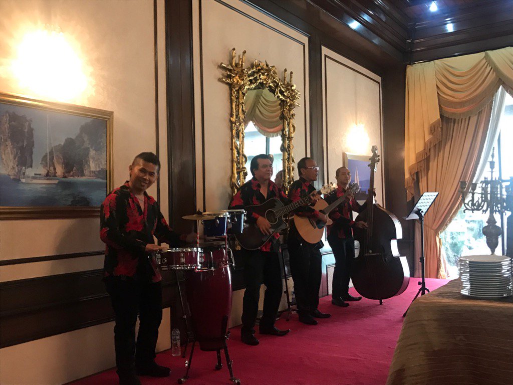 FionaK's tweet photo. Mariachi band at business networking.#tradevictoria #smartselangor https://t.co/zFQoT1xAZQ