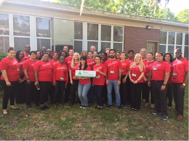 JANorthFlorida's tweet photo. Volunteers from @WellsFargo taught #JAinaDay last week for #WiseMoneyWeek with @WiseMoneyJax https://t.co/VNP3zdjobi
