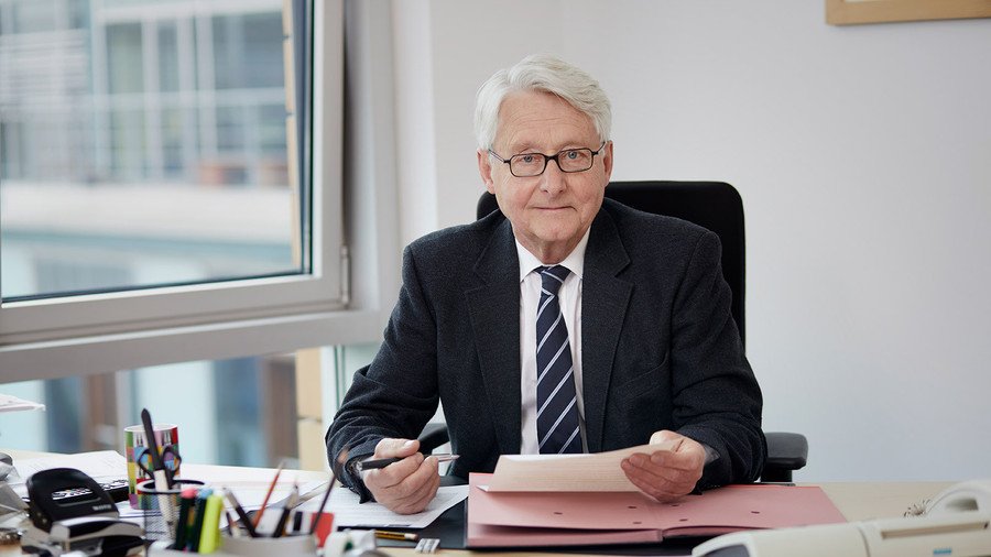 ApothekeAdhoc's tweet photo. „Ich kann Lauterbach aus dem Bundestag werfen“ https://t.co/lgJU0mRmvv https://t.co/BGtRGO0bOl