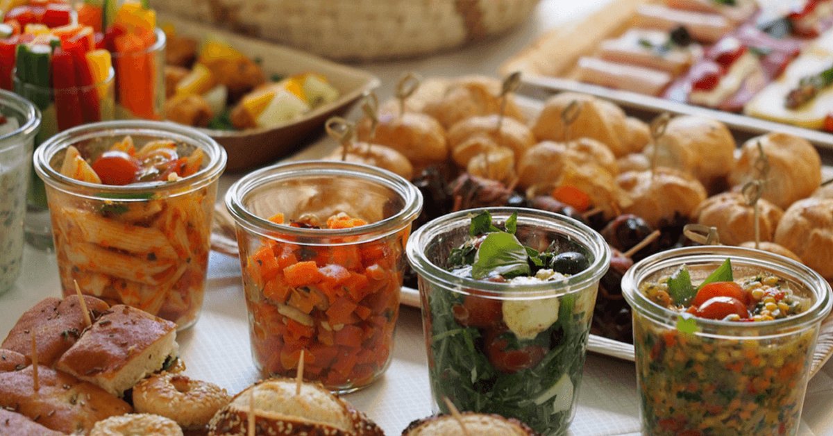 P4B_Online's tweet photo. #Catering per Mausklick: Start-ups wie @Caterwings @ZeroCater oder @HeyHeycater bringen einen #USA-Trend zu uns https://t.co/Nzu7gB6Zmv https://t.co/BXy1W84Crx