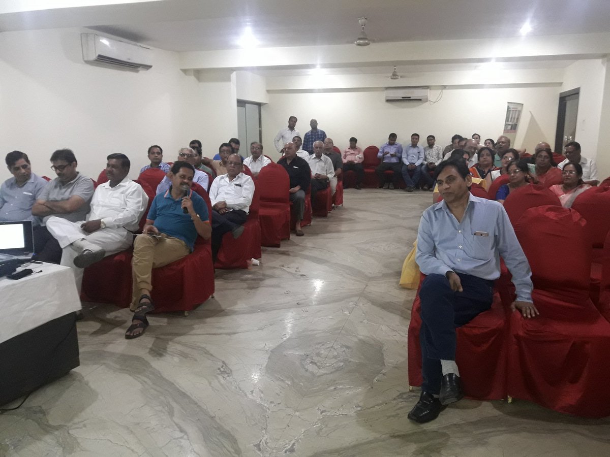 MarkHospital's tweet photo. मार्क हॉस्पिटल के संस्थापक डॉ कमलेश कुमार मौर्या एवं डॉ राजेश सिंह गौतम द्वारा कोरबा में CME
 20/5/17 को आयोजन किया गया।। https://t.co/weIr239amU
