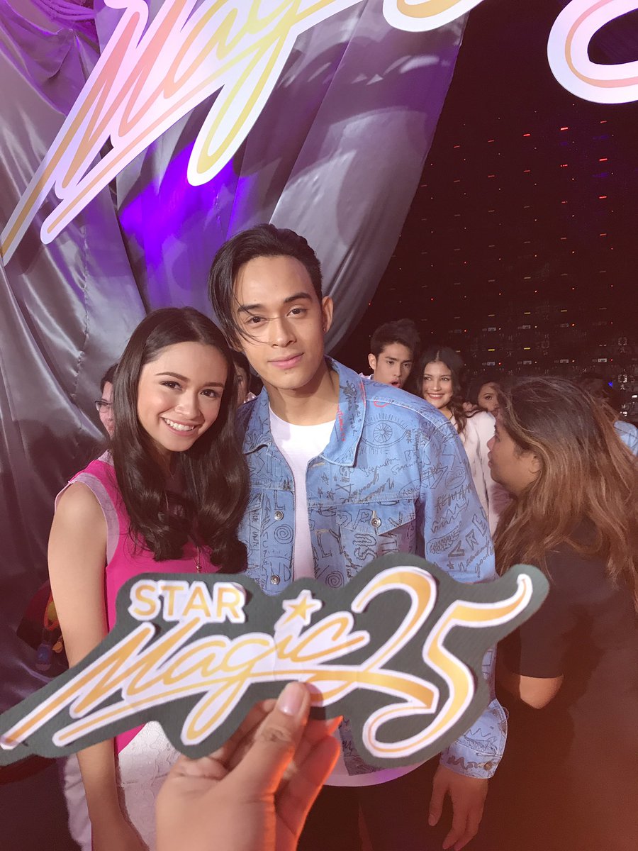 MissHappyWriter's tweet photo. Sibling goals #ASAPStarMagic25 @AtaydeArjo @RiaAtayde @loyzagadiegs @Angelinaisabele @maxenemagalona @SuperElmo https://t.co/mmomlpaWAb