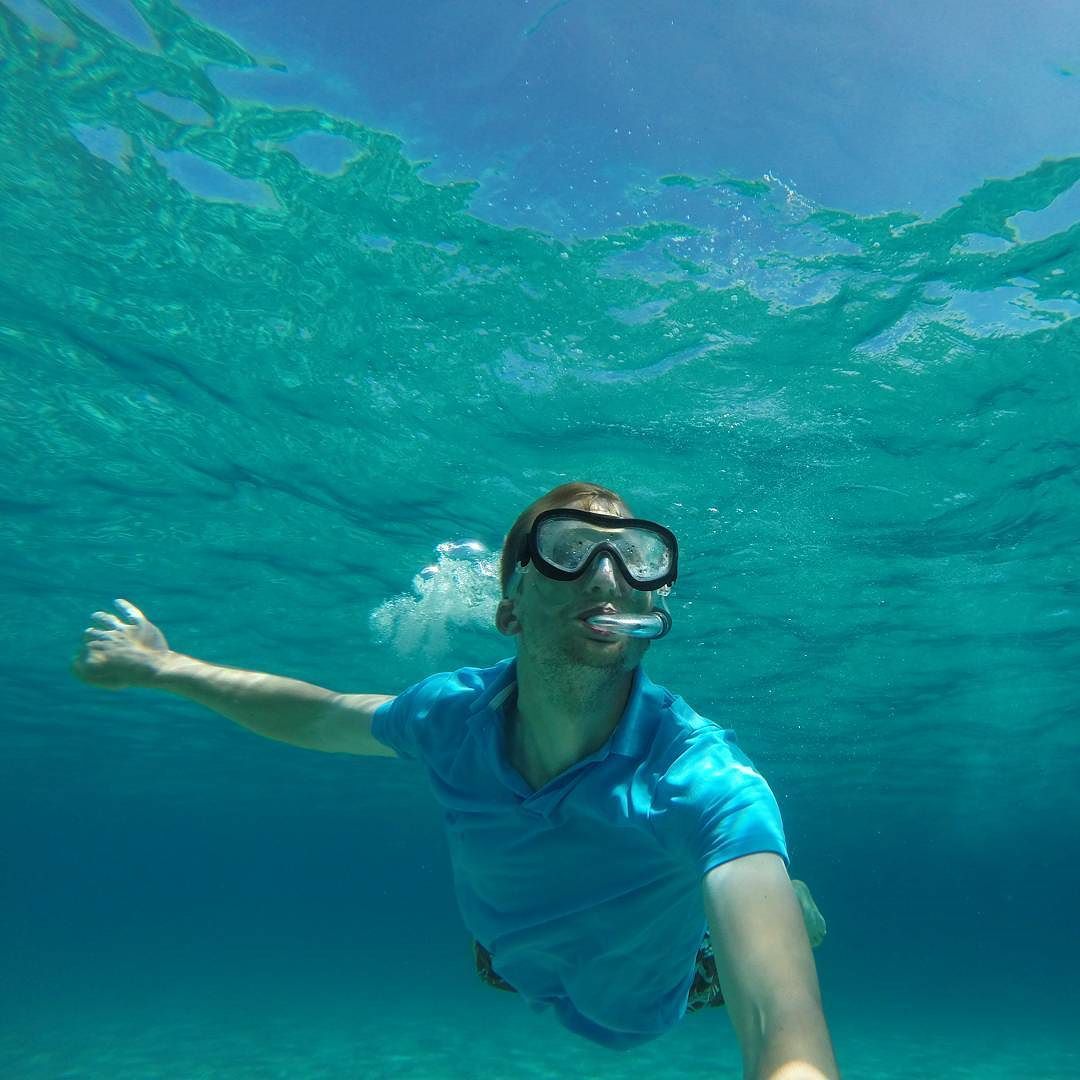 liorzoue's tweet photo. Plouf ! #snorkeling #mediterraneansea #vacances #sea #gopro #majorque #mallorca #capdesfreu… https://t.co/bpW64xWRe9 https://t.co/8y7gwXhS0x