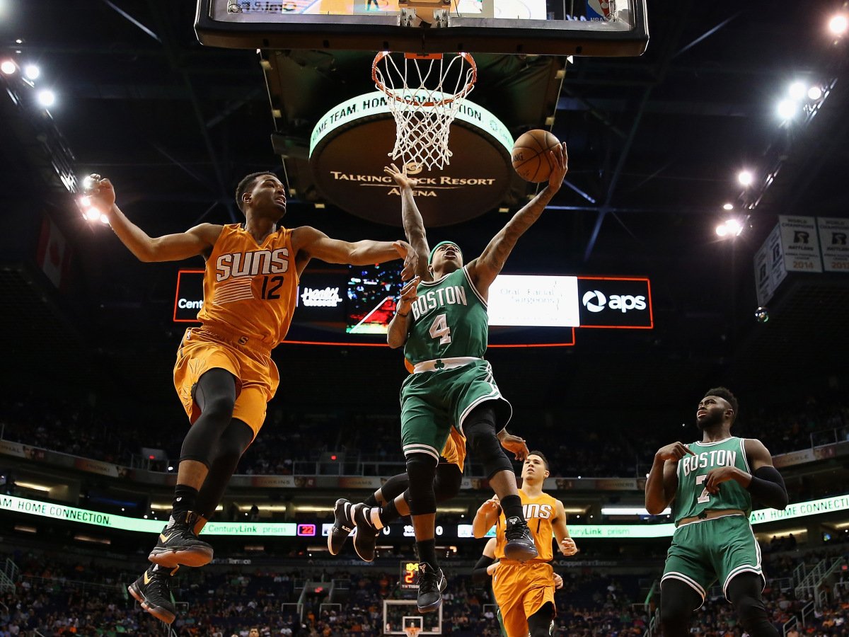 Ericfights's tweet image. Isaiah Thomas Is Using The Rim To Outsmart Tall Defenders crwd.fr/2mmXUN4