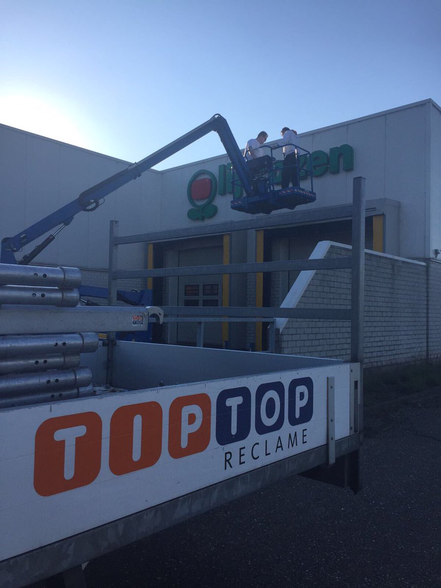 tiptopreclame's tweet photo. Vandaag gestart met het project voor @DummenOrangeEU! Mmv onze relatie @Ruimtescheppen #samenwerking blijf ons volgen voor de #resultaten https://t.co/XprVOazMUj