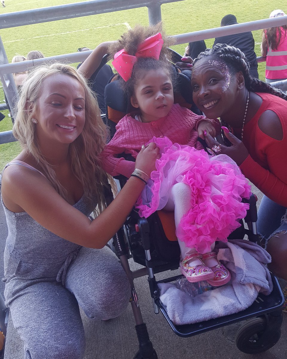 theSandiBogle's tweet photo. Wow what a fantastic day we all had yesterday for little beautiful princess Jayla and mum ❤ @bluemoonfootie Dagenham and Redbridge ❤❤❤❤❤❤❤ https://t.co/M3n475o0P3