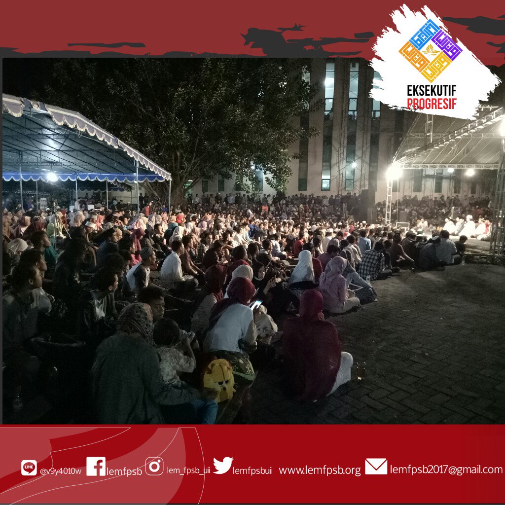 Kemeriahan Sinau Bareng Cak Nun dan Kiai Kanjeng dalam rangka memperingati Milad FPSB ke-22 dan milad UII ke-74 💐🎉🎊