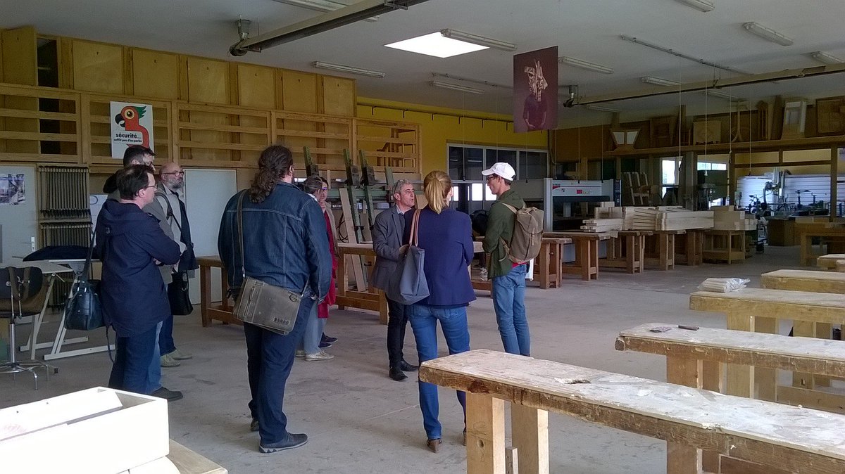 Frac_PC's tweet photo. Vendredi, on visitait les ateliers au #CFA Campus des Métiers d'art à Barbezieux > projet à venir à l'automne prochain... https://t.co/oltnu4zKfh