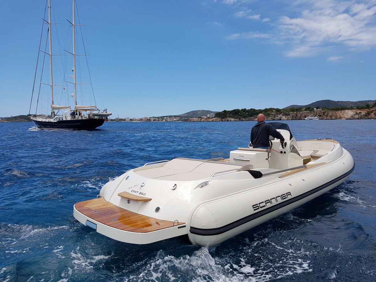 easyboats's tweet photo. Jointly sold with our friends at @scannerspain one of their new RIB models for 2017 (Scanner Envy 860)
#happycustomer #keepupwiththegoodwork https://t.co/2qiMF2wp1T