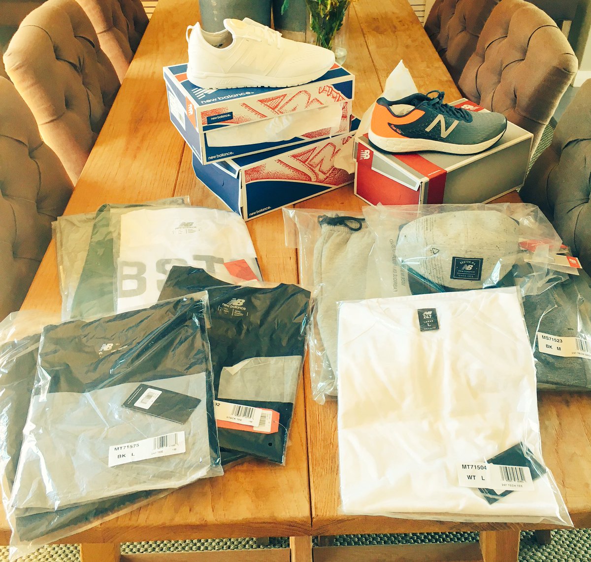 KeeganDaniel's tweet photo. Always lekka to start the week with a box of goodies from @NewBalance_SA . Thanks for the support. Love the gear. https://t.co/4jfNjhYApK