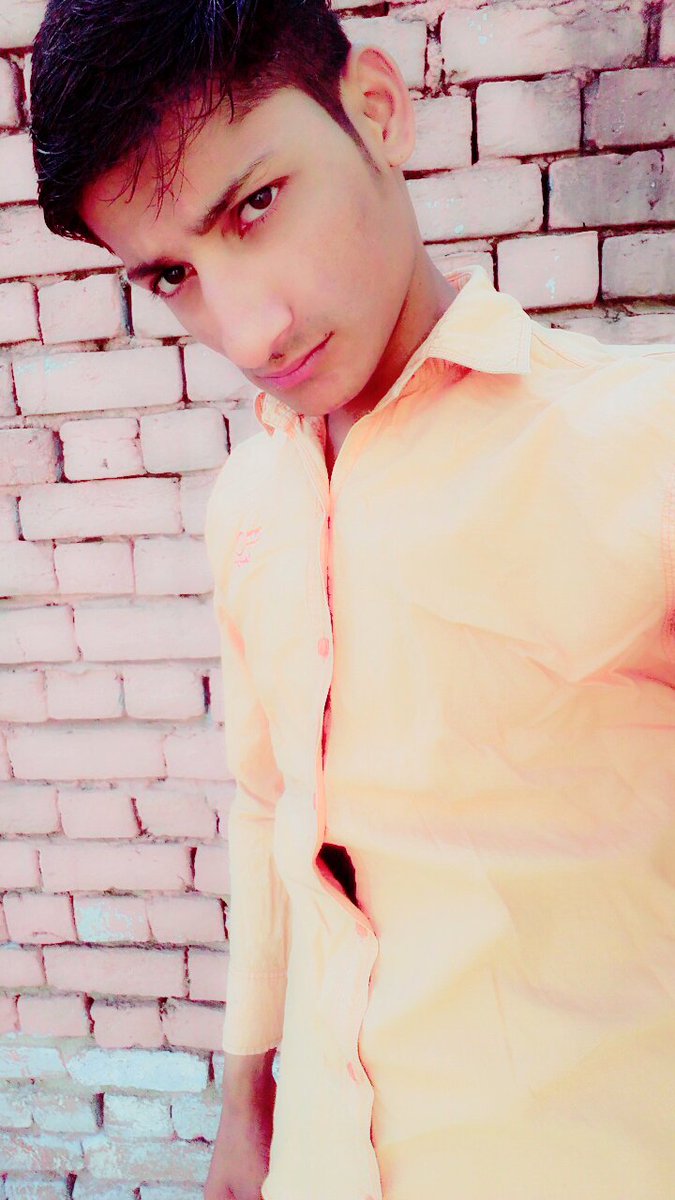 anilgailpuriya's tweet photo. #_दिल 💖 का तो #सिर्फ_नाम लिया जाता है 😜 #वरना ये #दुनिया तो सिर्फ तीन #चीज़ों से ही चलती है
👉#_पैसा 💰 #_Ego 😏ओर #_Attitude
Anil Rao https://t.co/gwf7oEV4XF