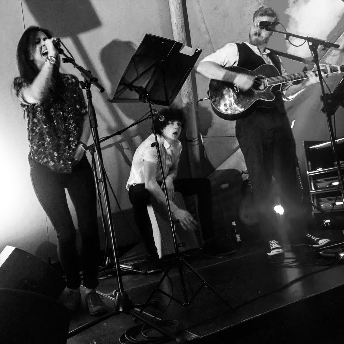 smiling_riley's tweet photo. Osea Island Gig #Tipi #Island #Essex #FolkionBand #Gig #TheWildYears https://t.co/FrRrHdDkbr