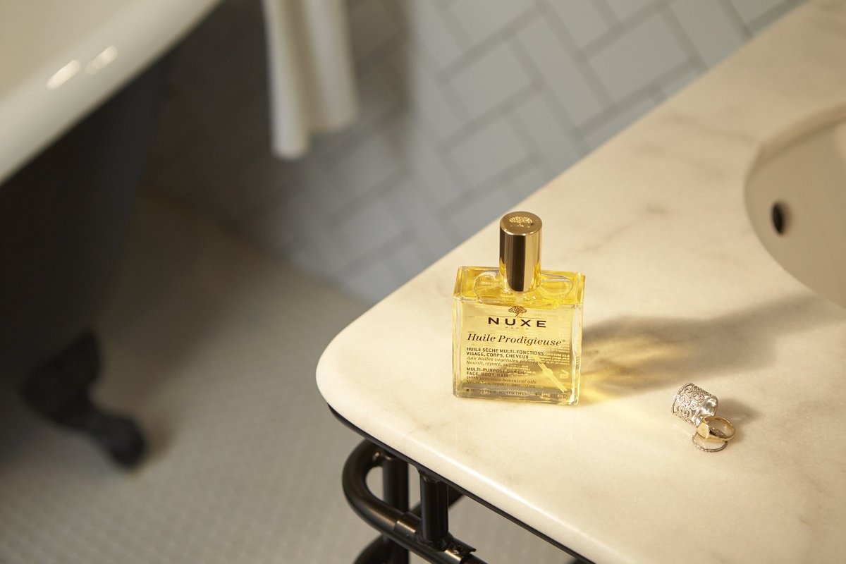 L'huile prodigieuse @nuxefrance fait partie des produits que j'ai toujours dans ma salle de bains ! #prodigieuse #ad