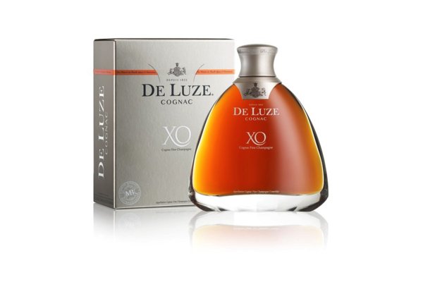 thefoodpeople's tweet photo. |@DeLuzeCognac took home Gold at the recent San Francisco @SFWSpiritsComp. #drinkswatching #cognac More → https://t.co/tpNL4dKxe1 https://t.co/fygUxWxiyc